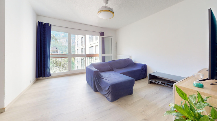 Ma-Cabane - Vente Appartement LE PONT-DE-CLAIX, 75 m²