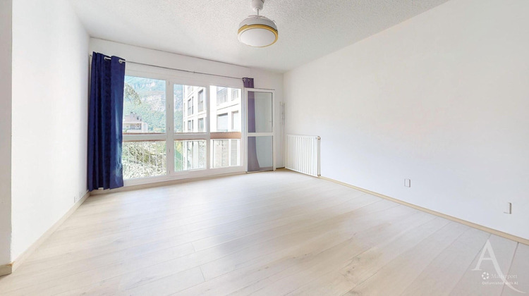 Ma-Cabane - Vente Appartement LE PONT-DE-CLAIX, 75 m²