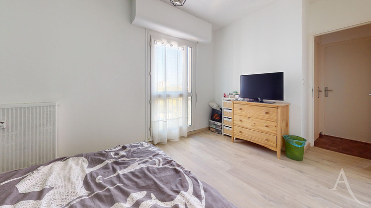 Ma-Cabane - Vente Appartement LE PONT-DE-CLAIX, 75 m²