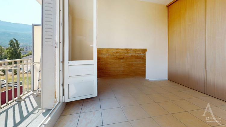 Ma-Cabane - Vente Appartement LE PONT-DE-CLAIX, 75 m²