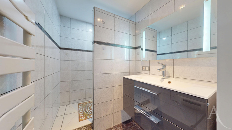 Ma-Cabane - Vente Appartement LE PONT-DE-CLAIX, 68 m²