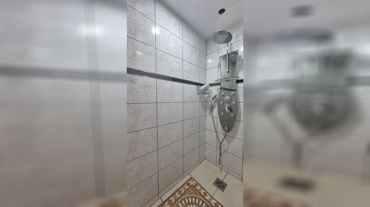 Ma-Cabane - Vente Appartement LE PONT-DE-CLAIX, 68 m²