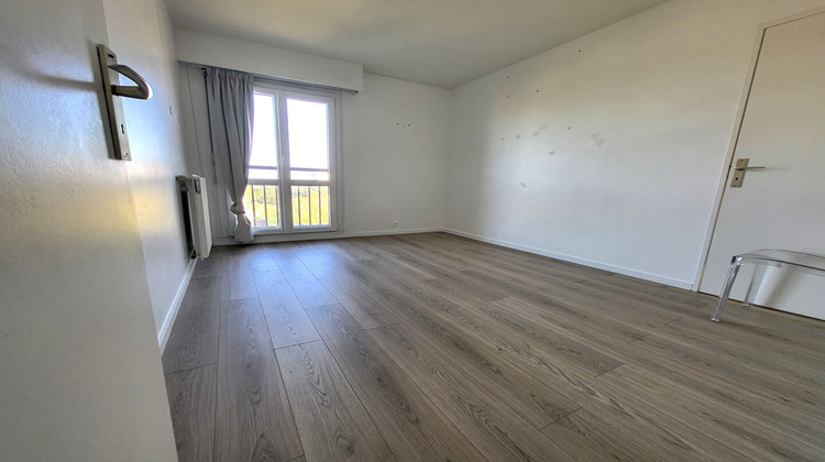 Ma-Cabane - Vente Appartement LES CLAYES-SOUS-BOIS, 75 m²