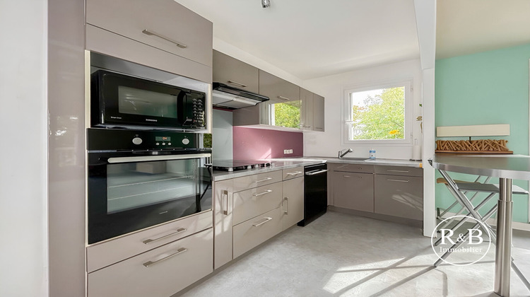 Ma-Cabane - Vente Appartement LES CLAYES-SOUS-BOIS, 63 m²