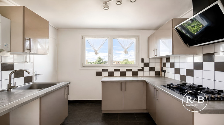Ma-Cabane - Vente Appartement LES CLAYES-SOUS-BOIS, 63 m²