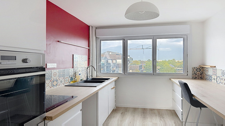 Ma-Cabane - Vente Appartement LES PONTS-DE-CE, 68 m²