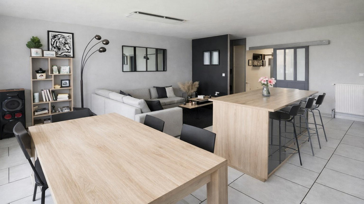 Ma-Cabane - Vente Appartement LONGVIC, 66 m²