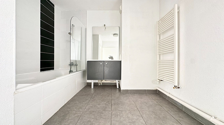 Ma-Cabane - Vente Appartement LORMONT, 58 m²