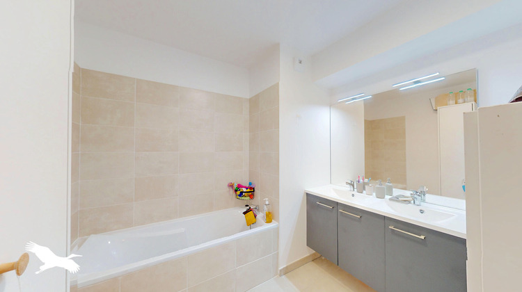 Ma-Cabane - Vente Appartement MARSEILLE 9, 93 m²