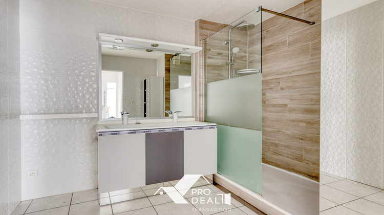 Ma-Cabane - Vente Appartement Meyzieu, 69 m²