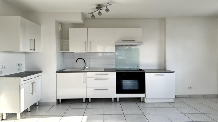 Ma-Cabane - Vente Appartement Meyzieu, 60 m²