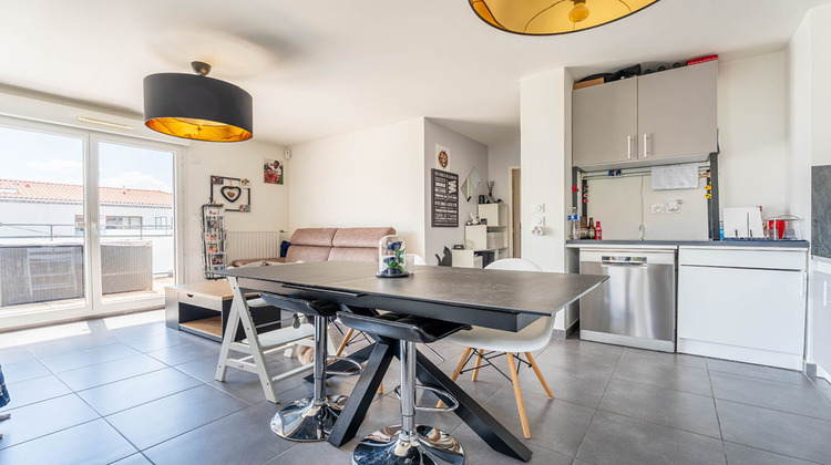 Ma-Cabane - Vente Appartement MEYZIEU, 62 m²