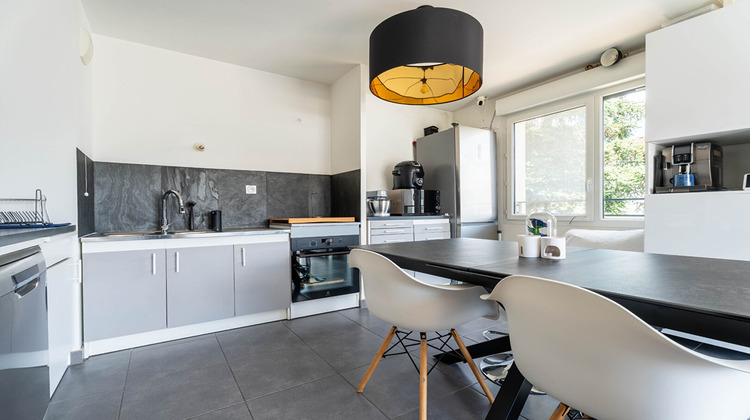 Ma-Cabane - Vente Appartement MEYZIEU, 62 m²