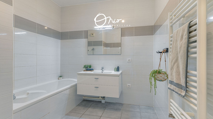 Ma-Cabane - Vente Appartement MEYZIEU, 50 m²