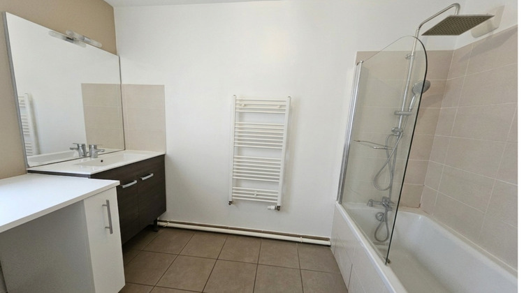 Ma-Cabane - Vente Appartement MIONS, 65 m²