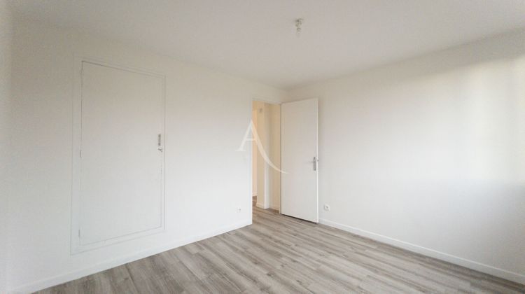 Ma-Cabane - Vente Appartement MONTGERON, 58 m²