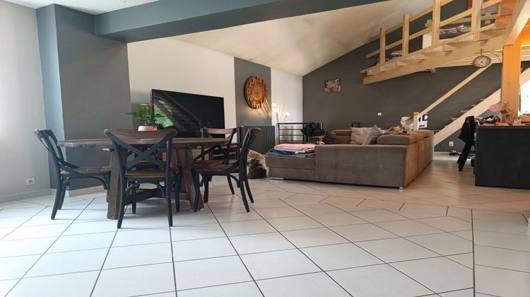 Ma-Cabane - Vente Appartement MONTMOROT, 145 m²