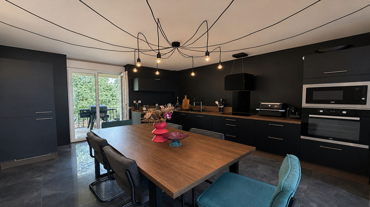 Ma-Cabane - Vente Appartement MONTMOROT, 79 m²