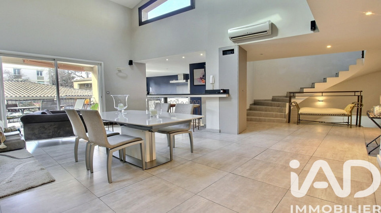 Ma-Cabane - Vente Appartement Morières-Lès-Avignon, 216 m²