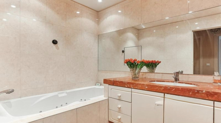 Ma-Cabane - Vente Appartement NEUILLY-SUR-SEINE, 57 m²
