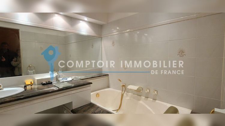 Ma-Cabane - Vente Appartement Nîmes, 179 m²