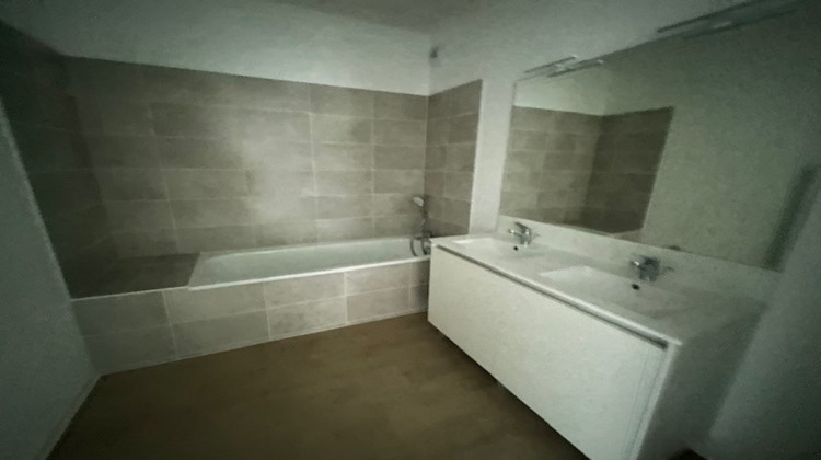 Ma-Cabane - Vente Appartement Nîmes, 75 m²