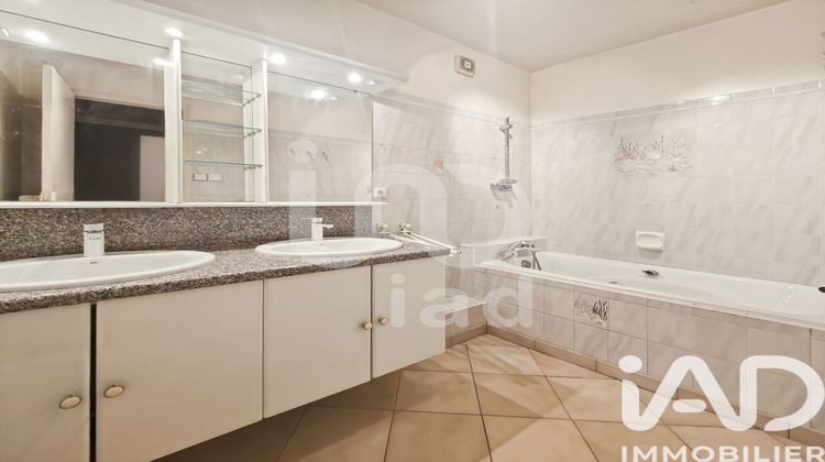 Ma-Cabane - Vente Appartement Nîmes, 77 m²