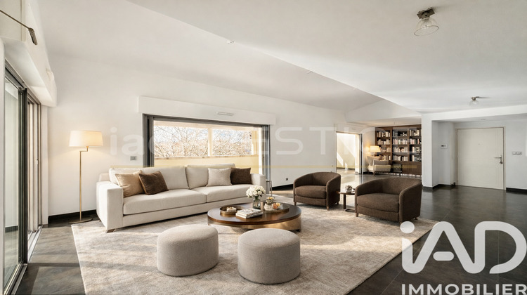 Ma-Cabane - Vente Appartement Nîmes, 215 m²