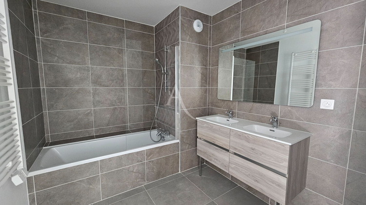 Ma-Cabane - Vente Appartement NIMES, 67 m²