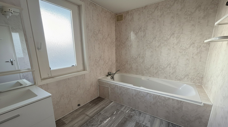 Ma-Cabane - Vente Appartement ONET-LE-CHATEAU, 82 m²