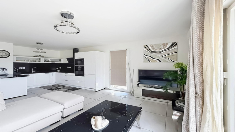 Ma-Cabane - Vente Appartement ORNEX, 80 m²
