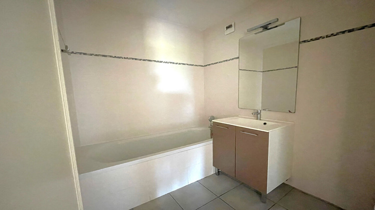 Ma-Cabane - Vente Appartement OULLINS, 106 m²