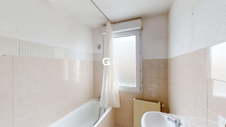 Ma-Cabane - Vente Appartement OYONNAX, 74 m²