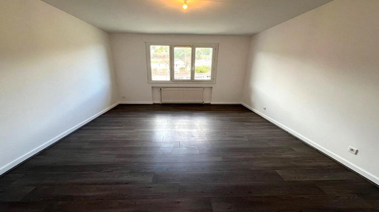 Ma-Cabane - Vente Appartement OYONNAX, 142 m²
