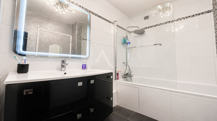 Ma-Cabane - Vente Appartement OZOIR-LA-FERRIERE, 64 m²