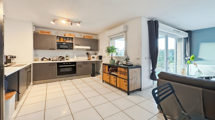 Ma-Cabane - Vente Appartement PAREMPUYRE, 59 m²