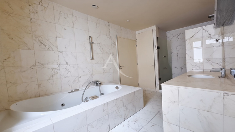 Ma-Cabane - Vente Appartement PARIS 17, 79 m²