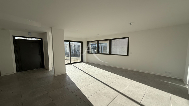 Ma-Cabane - Vente Appartement PELLOUAILLES-LES-VIGNES, 61 m²