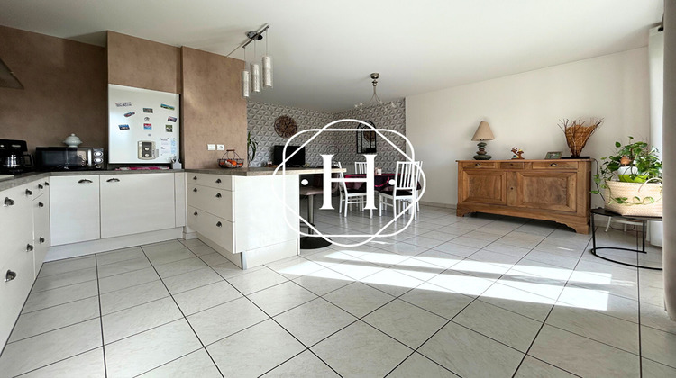 Ma-Cabane - Vente Appartement PERONNAS, 67 m²