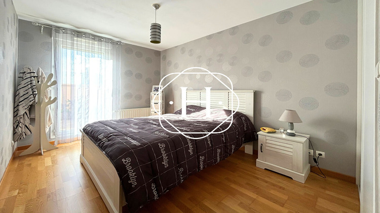 Ma-Cabane - Vente Appartement PERONNAS, 67 m²