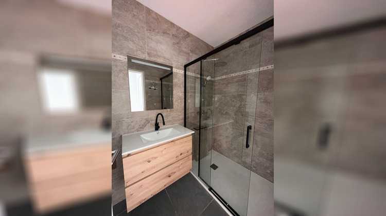 Ma-Cabane - Vente Appartement PEYPIN, 70 m²