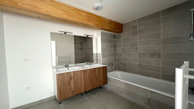 Ma-Cabane - Vente Appartement PINS-JUSTARET, 100 m²