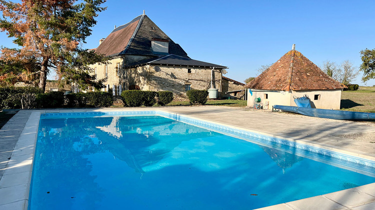 Ma-Cabane - Vente Appartement PRESSAC, 297 m²