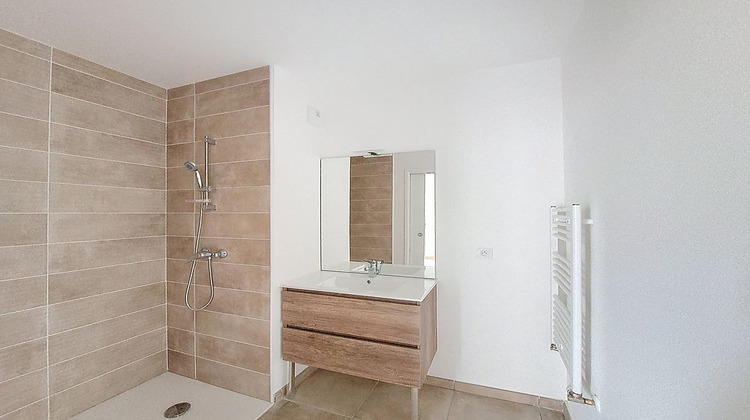 Ma-Cabane - Vente Appartement RILLIEUX-LA-PAPE, 42 m²