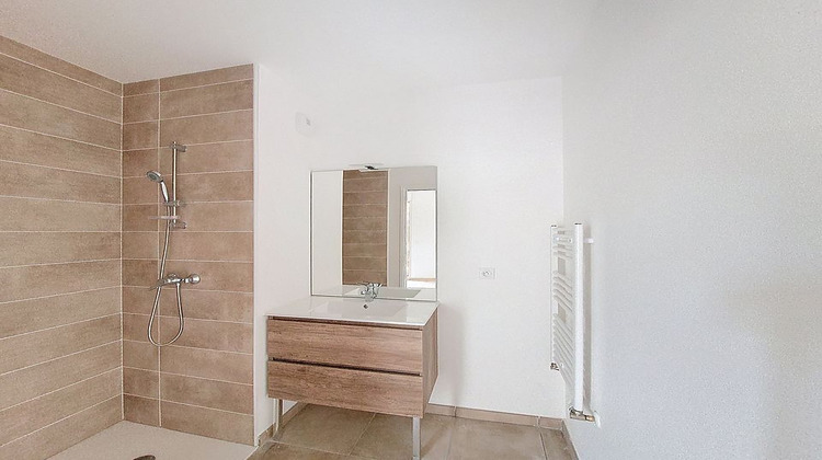 Ma-Cabane - Vente Appartement RILLIEUX-LA-PAPE, 42 m²