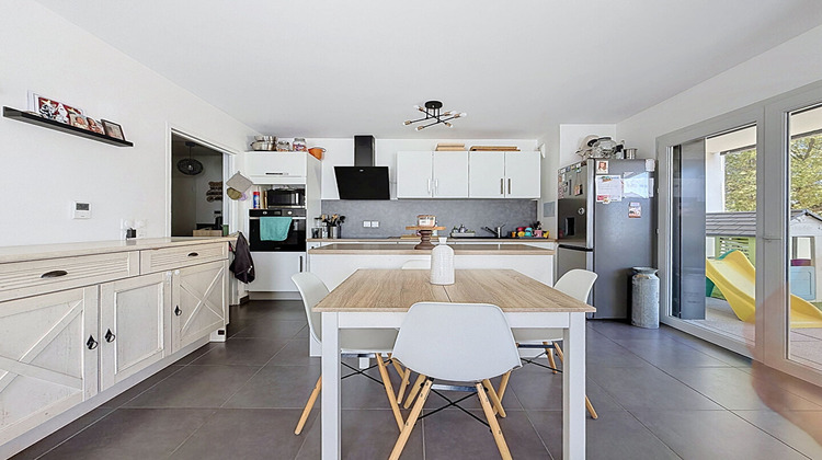 Ma-Cabane - Vente Appartement RILLIEUX-LA-PAPE, 73 m²