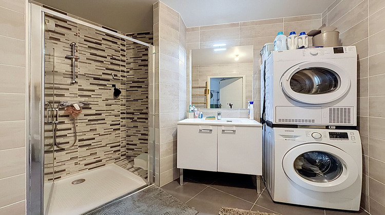 Ma-Cabane - Vente Appartement RILLIEUX-LA-PAPE, 73 m²