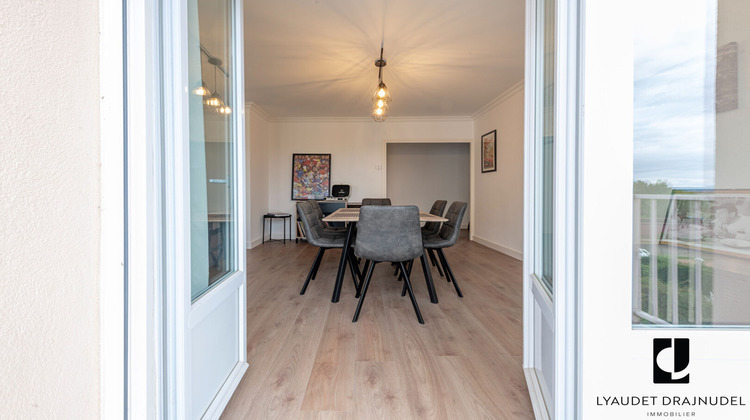 Ma-Cabane - Vente Appartement RIORGES, 69 m²