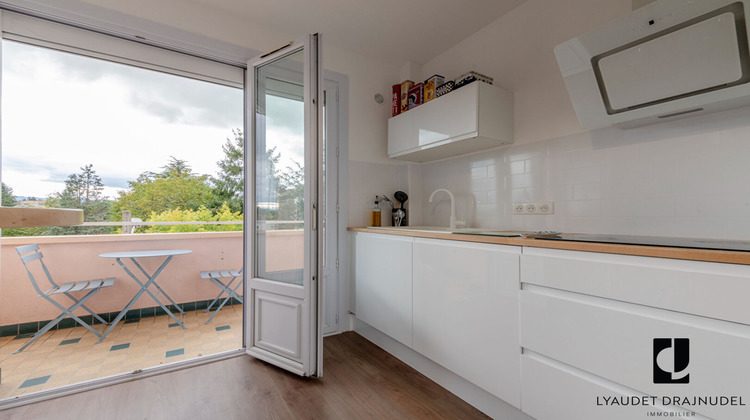 Ma-Cabane - Vente Appartement RIORGES, 69 m²