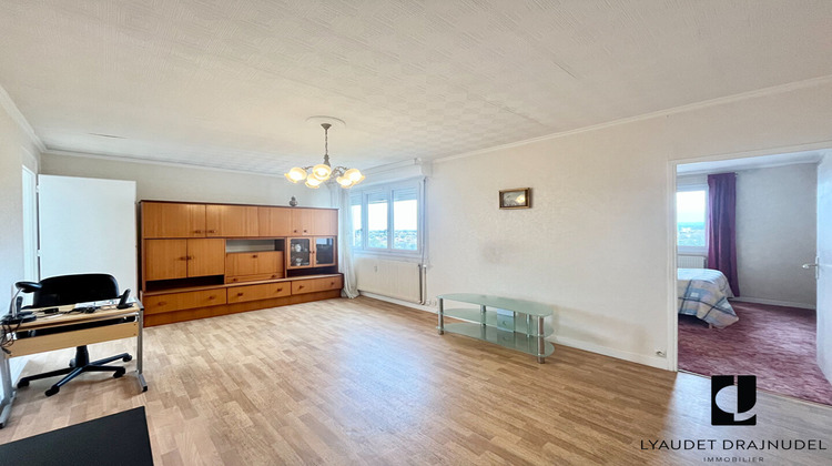 Ma-Cabane - Vente Appartement RIORGES, 53 m²